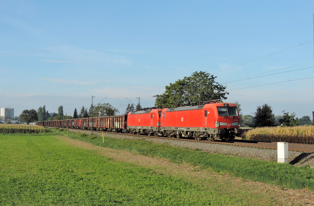 Lahr/Schwarzwald - 16. September 2023 : 193 330 + 326 mit einem Tonerdezug in richtung Limburg an der Lahn unterwegs.

Link zum Video : https://www.youtube.com/watch?v=SFNIWOxAjb4&lc=UgyvNi3yYDnFPCTWXMp4AaABAg
