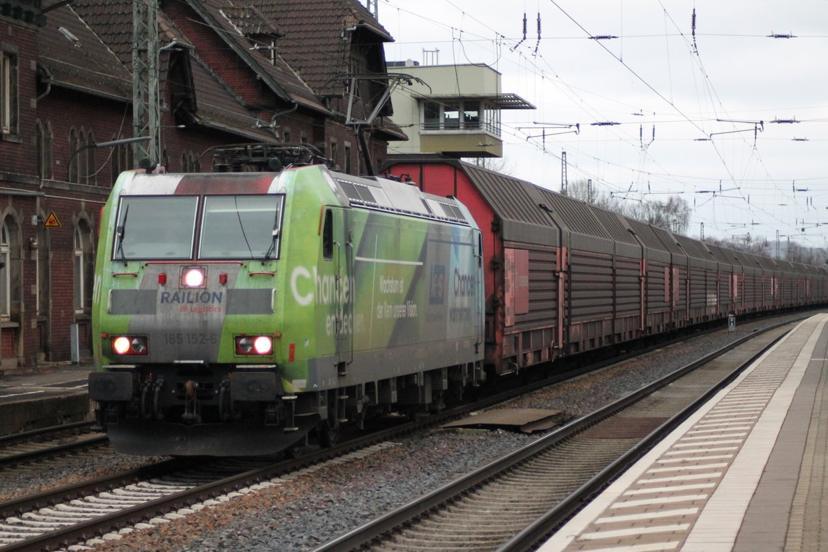 Lange nicht mehr auf der NSS gesehen und leider bei trübem Wetter.. 185 152  K+S  zog am 16.01.2019 einen Autozug durch Eichenberg in Richtung Kassel.