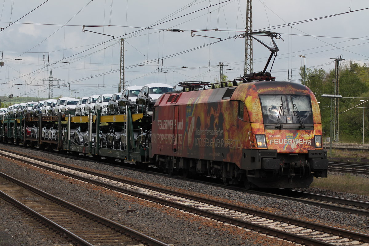 Lange nicht mehr gesehen: 1016 048  Niederösterreichischer Landesfeuerwehrverband  am 28.04.2019 mit einem Autozug in Eichenberg.