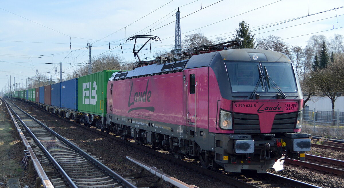 LAUDE SMART INTERMODAL S.A., Toruń [PL] mit  5370 034-8  [NVR-Nummer: 91 51 5370 034-8 PL-LAU] und Containerzug aus Polen am 02.03.22 Berlin-Hirschgarten.