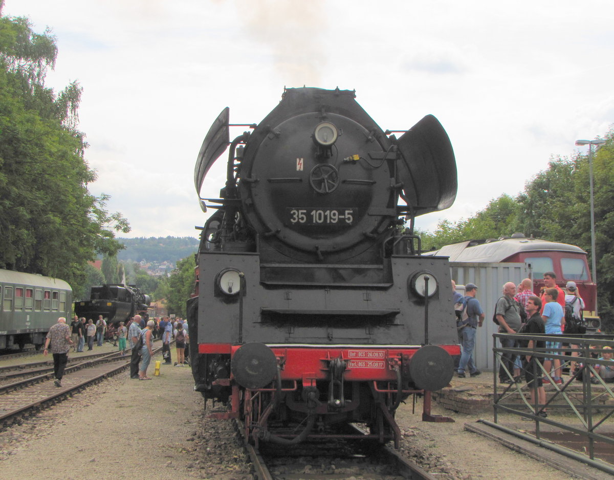 Lausitzer Dampflokclub 35 1019-5 (90 80 0035 019-3 D-LDC) am 03.09.2016 im Dampflokwerk Meiningen.