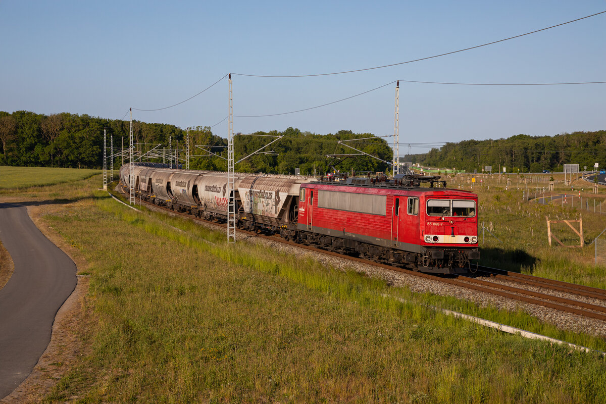LDK 155 060 zog am 05.06.2023 für Bahnlogistik24 einen Getreidezug nach Mukran.
