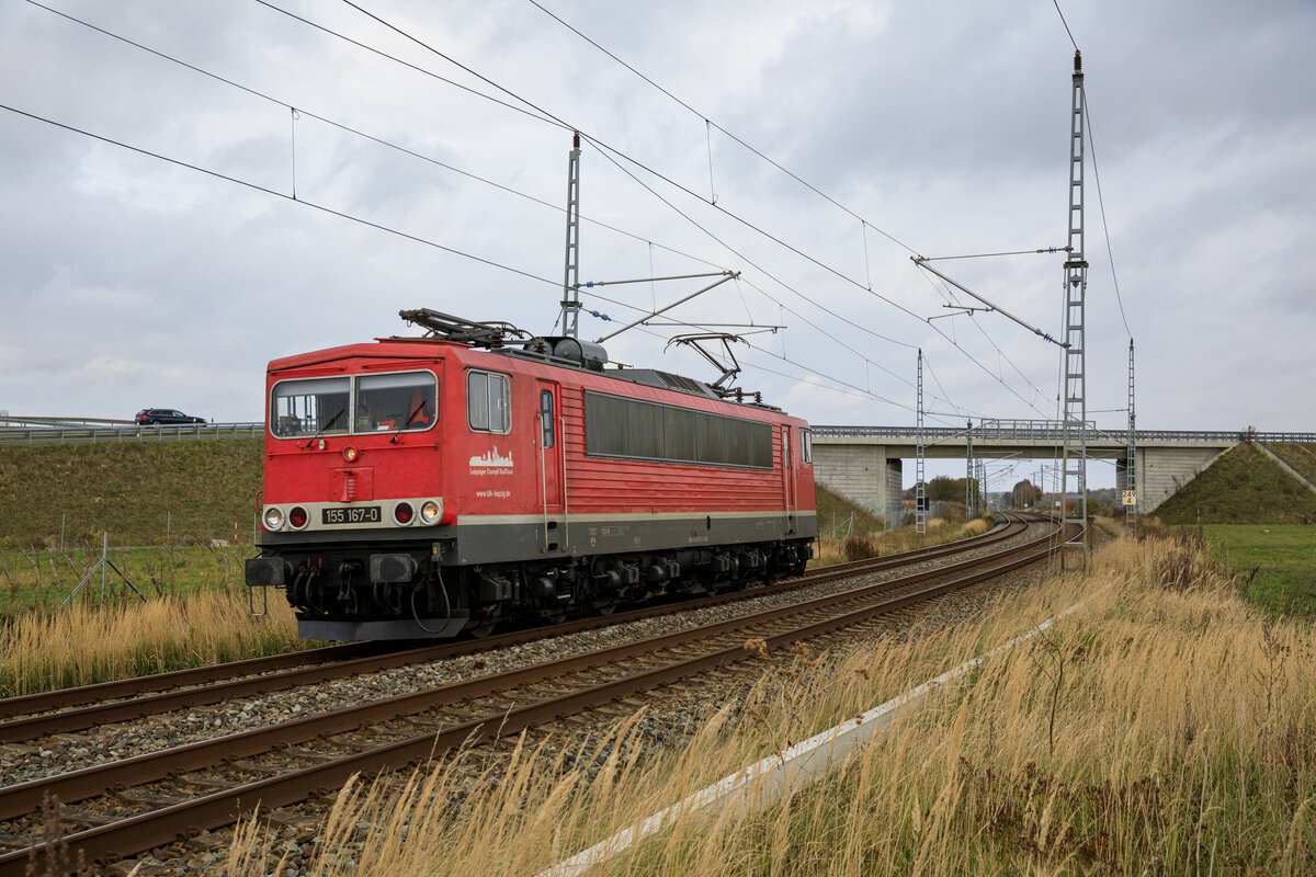 LDK 155 167 als Lz von Mukran nach Rostock Seehafen am 25.10.2022. Aufgenommen bei Teschenhagen (Rügen).
