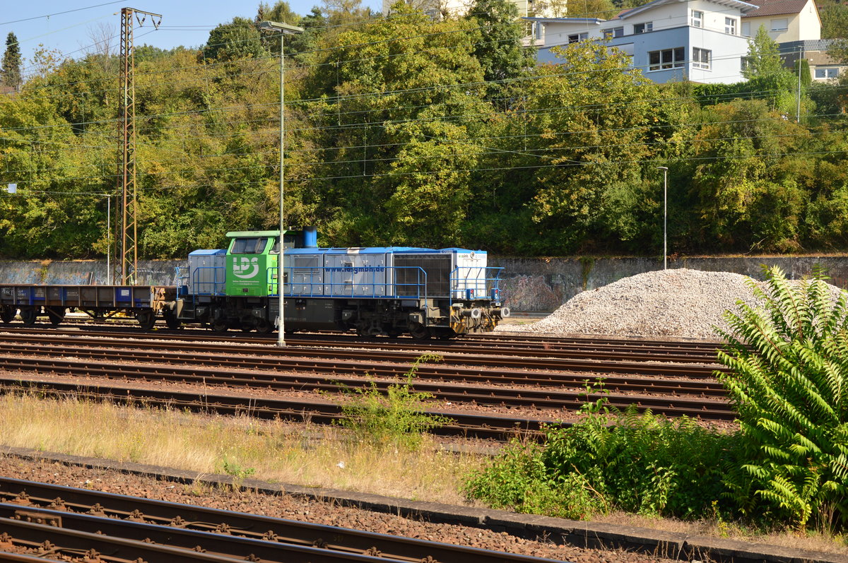 LDS 277 030 vor einem Bauzug in Neckarelz abgestellt. 12.9.2016