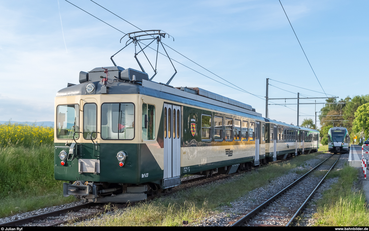 LEB Be 4/4 27 mit Pendelzug abgestellt in Bercher am 17. Mai 2017.