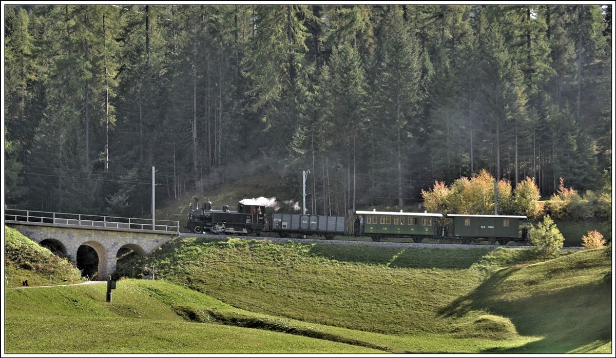 Leerzug 9133 mit G 3/4 11  Heidi  oberhalb Bergün auf der Fahrt nach Samedan. (30.09.2019)
