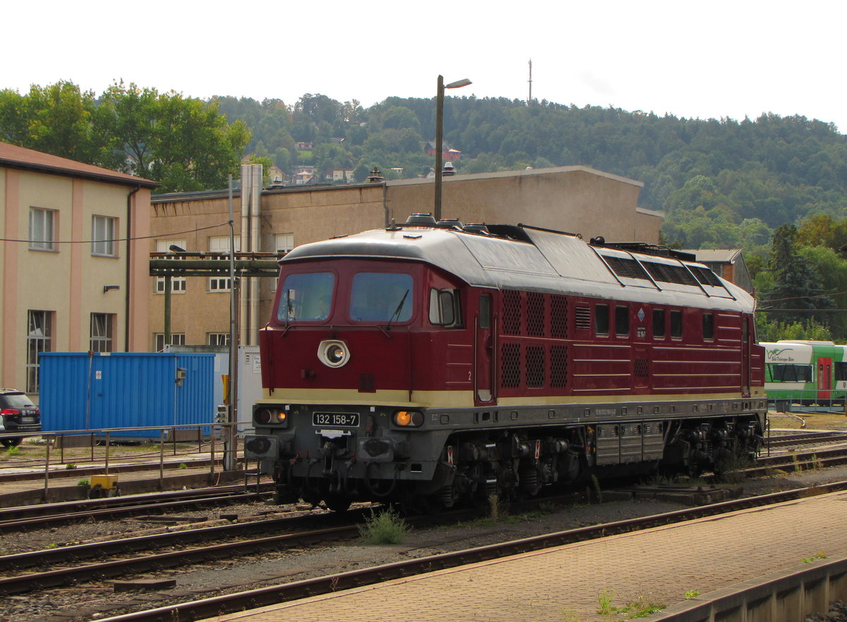 LEG 132 158-7 am 03.09.2016 in Meiningen. Sie brachte den DPE 62298 aus Leipzig-Plagwitz zu den dortigen Dampfloktagen.