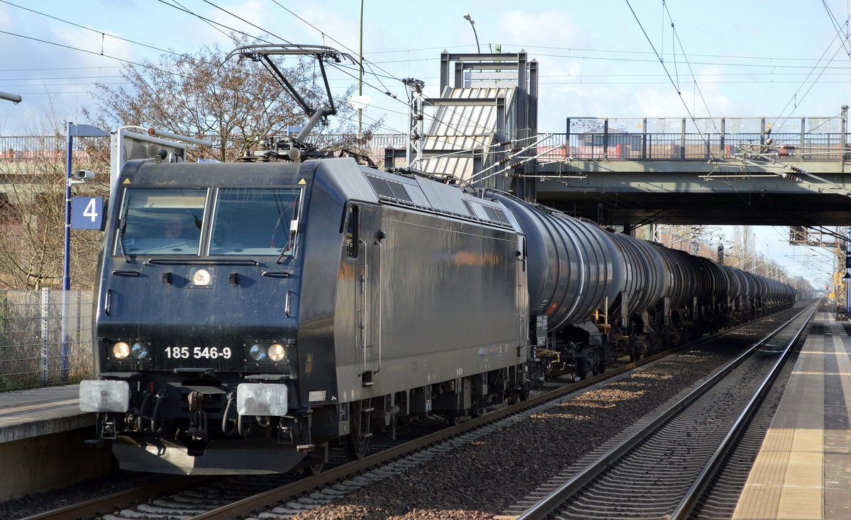 LEG - Leipziger Eisenbahnverkehrsgesellschaft mbH mit der MRCE Dispo  185 546-9 [NVR-Number: 91 80 6185 546-6 D-DISPO] und einem Kesselwagenzug (Ethanol) am 11.02.19 Durchfahrt Bf. Berlin-Hohenschönhausen.