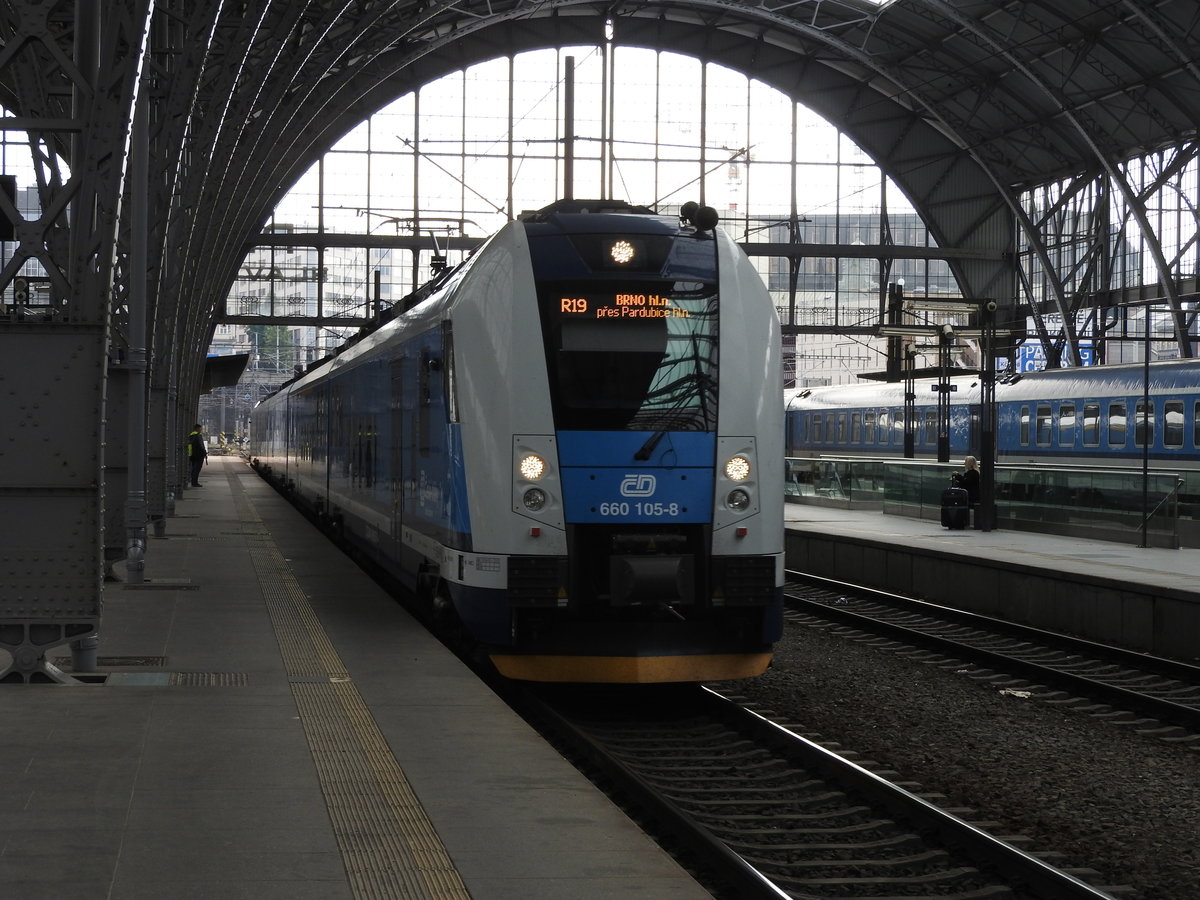 Leider habe ich die BR 660 noch nicht im Register gefunden, deshalb diese Eingruppierung. Aufgenommen am 23.09.2017 am Prager Hbf.