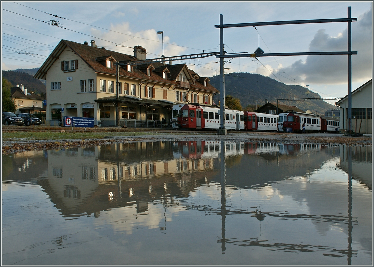 Leider ist der stattliche TPF (ex GFM)Bahnhof von Chtel St-Denis dem Untergang geweiht: An der Stelle des Kopfbahnhofes soll weiter westlich ein Durchgangsbahnhof entstehen.
30. Okt. 2013