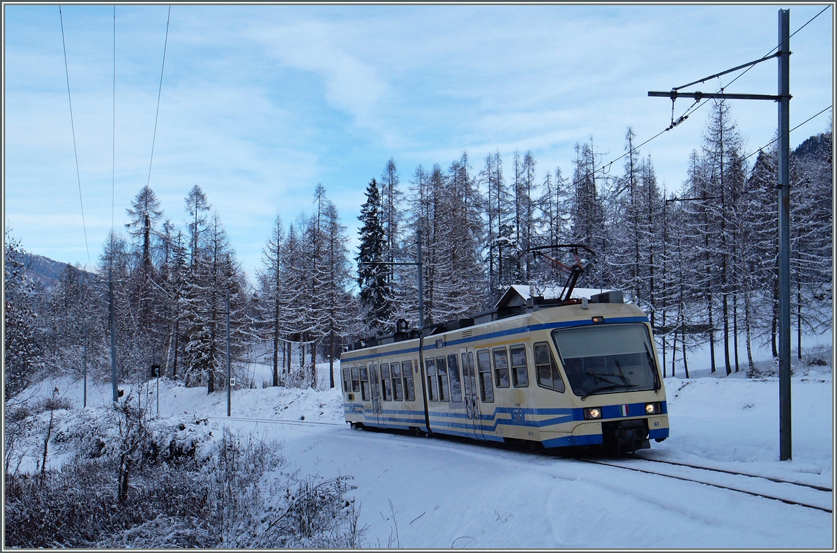 Leider wurde der SSIF Regionalzug 750 der Ferrovia Vigezzina von Re nach Domodossola am 8. Januar 2016 nicht mit einem ABe 6/6 geführt, doch auch ein der ABe 4/6 61 macht in dieser Wintermärchenlandschaft ein gutes Bild, finde ich jedenfalls. 
