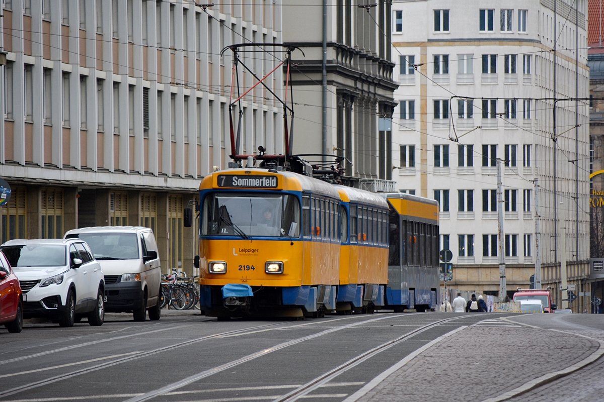 Leipzig, Goethestraße. Großzug (2x Tatra T4D und 1x NB4) auf der Linie 7. Die Aufnahme stammt vom 12.02.2018.