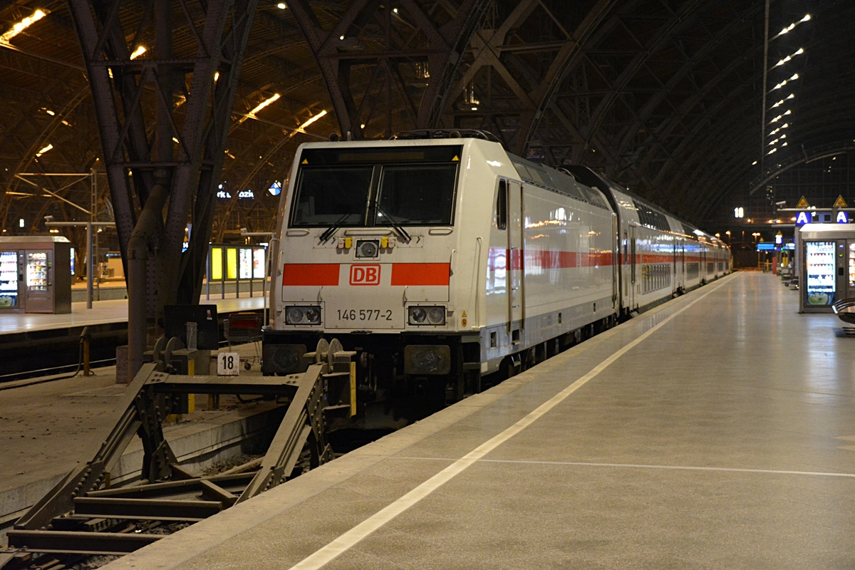 Leipzig Hbf. 146 577-2 mit dem IC Zug steht nach der beendeten Fahrt. Die Aufnahme stammt vom 13.02.2018. 