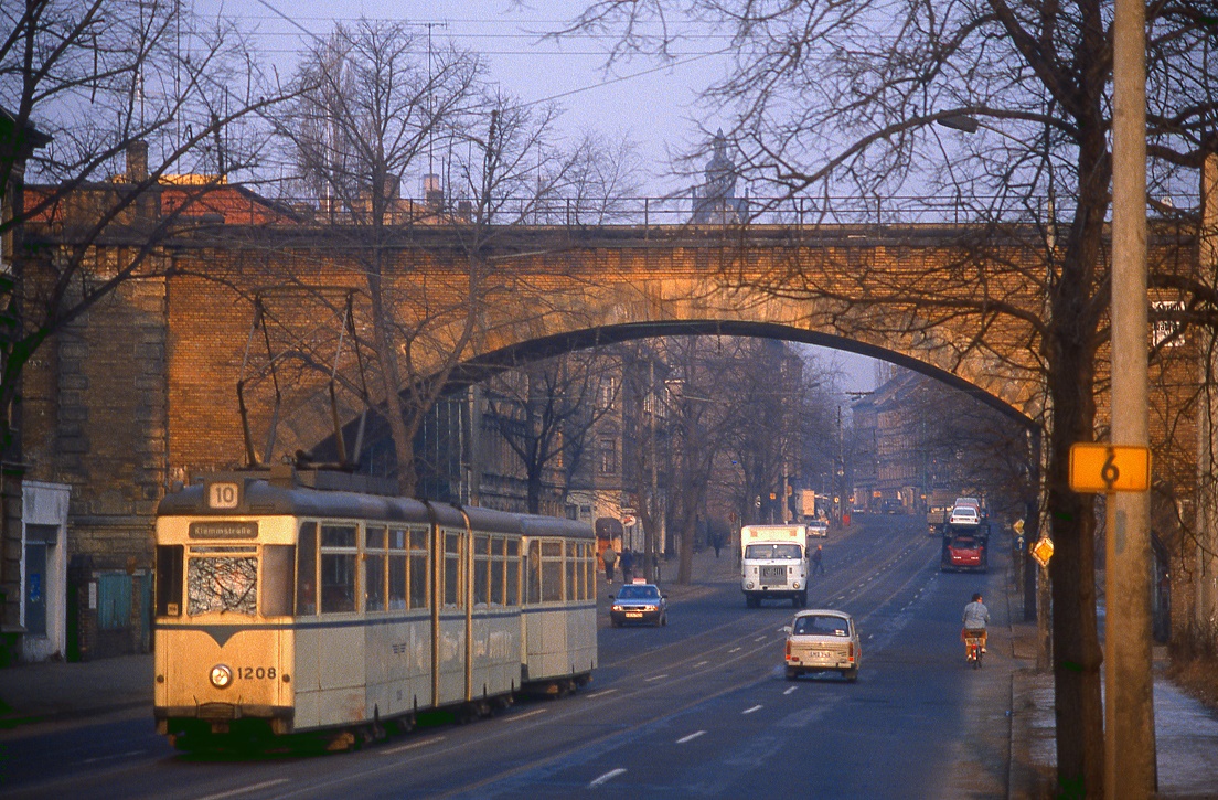 Leipzig Tw 1208 + Bw 967, Wahren Georg Schumann Straße, 01.03.1991.