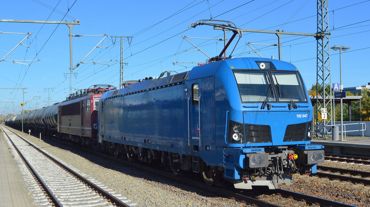 Leipziger Eisenbahnverkehrsgesellschaft mbH, Leipzig [D] mit der Smartron  192 047   [NVR-Nummer: 91 80 6192 047-9 D-NRAIL] mit  250 137-7  [NVR-Nummer: 91 80 6155 137-3 D-LEG] und Kesselwagenzug am Haken am 28.10.21 Durchfahrt Bf. Golm (Potsdam).