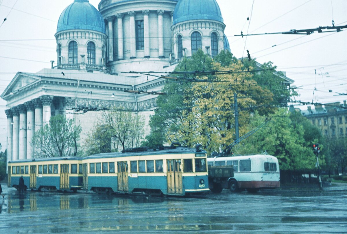 Leningrad 10-1977 LM33 mit Dreifaltigkeits-Kathedrale