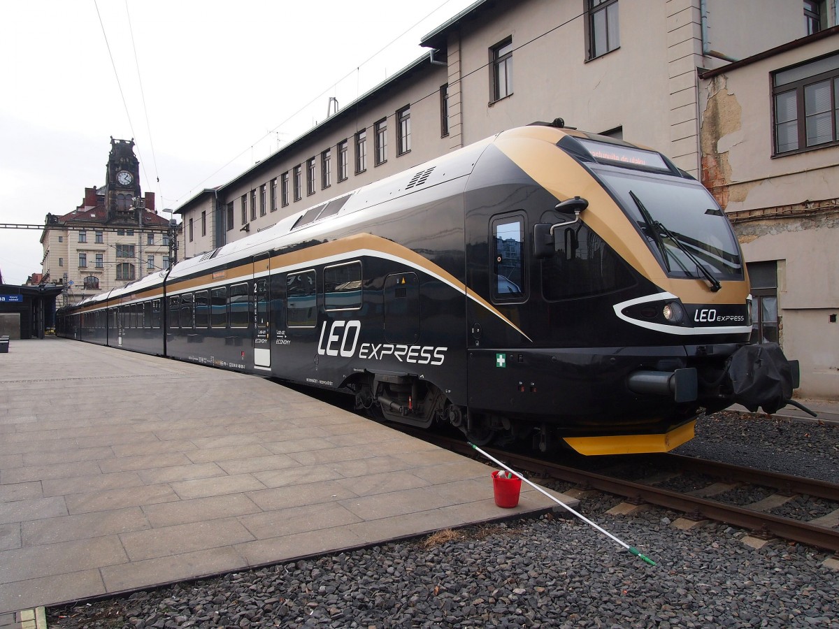 Leo Express 480 001-7 im Hauptbahnhof Prag am 10. 2. 2014.