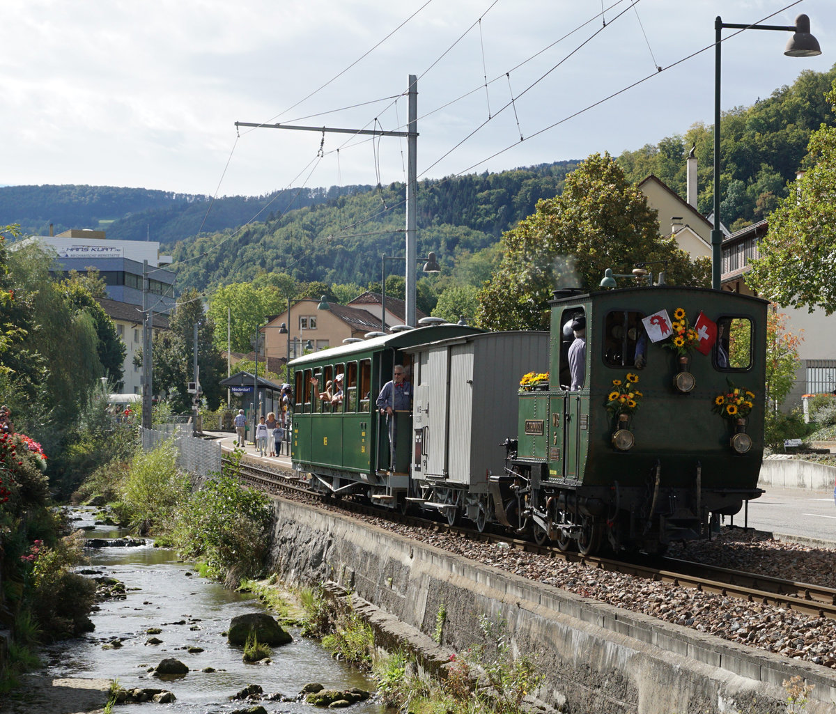 LETZTE DAMPFFAHRT DER HISTORISCHEN DAMPFLOK G 3/3 5  GEDEON THOMMEN 
vom 23. September 2018.
WALDENBURGERBAHN BLT/WB
An diesem traurigen Tag verabschiedete sich  GEDEON THOMMEN  mit drei Retourfahrten auf dem Streckenabschnitt Waldenburg - Bubendorf Bad von der Bevölkerung des Waldenburgertals.
Auf der Fahrt nach Bubendorf bei Niederdorf unterwegs.
Foto: Walter Ruetsch

