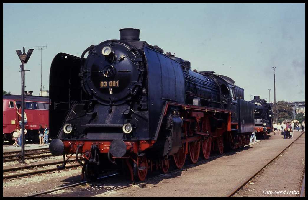 Letzte Fahrzeugschau des BW Magdeburg am 26.08.1990: 03001
