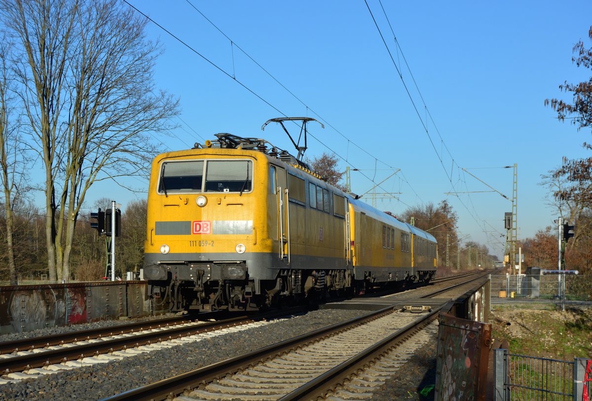 Letzte Messfahrt des Tages war für 111 059 die Messfahrt NbZ 94315 Duisburg - Mönchengladbach. Hier überquert sie zwischen Anrath und Viersen die Niers.

Anrath 27.02.2019
