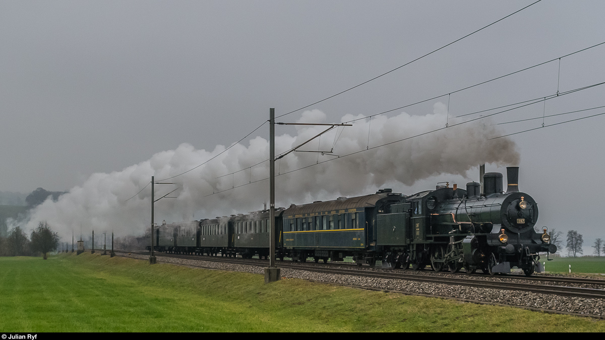Letzte SBB-Historic-Dampffahrt im 2016! B 3/4 1367 zieht ihren Zug am Morgen des 26. November 2016 bei Sempach-Neuenkirch in flotter Fahrt in Richtung Luzern.