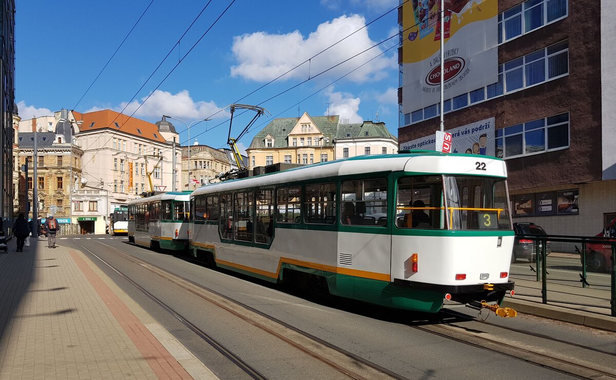 Liberec/Reichenberg__Ein stilechter Zug aus zwei T3R.PLF mit BTw 22, ohne Werbung in der ul.Rumunská.__04-03-2024