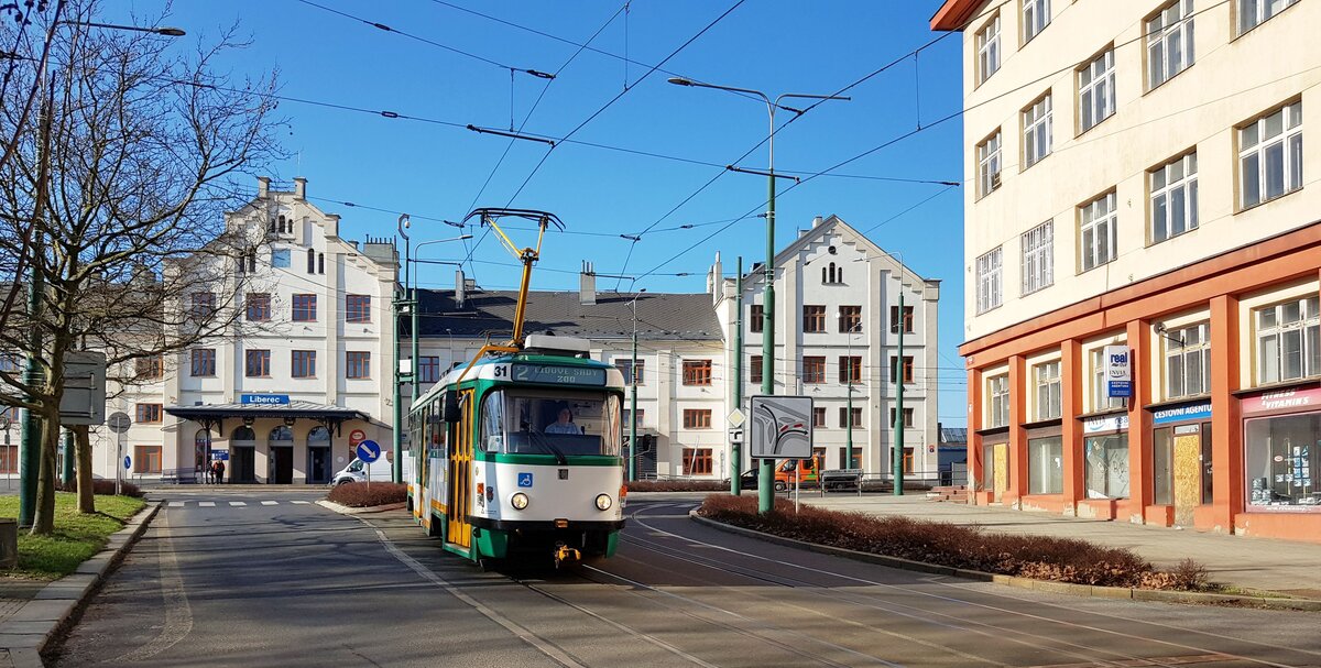 Liberec/Reichenberg__Tatra-Zug mit Tw 31 [T3R.SLF] vom Bahnhof abwärts in die Innenstadt.__04-03-2024