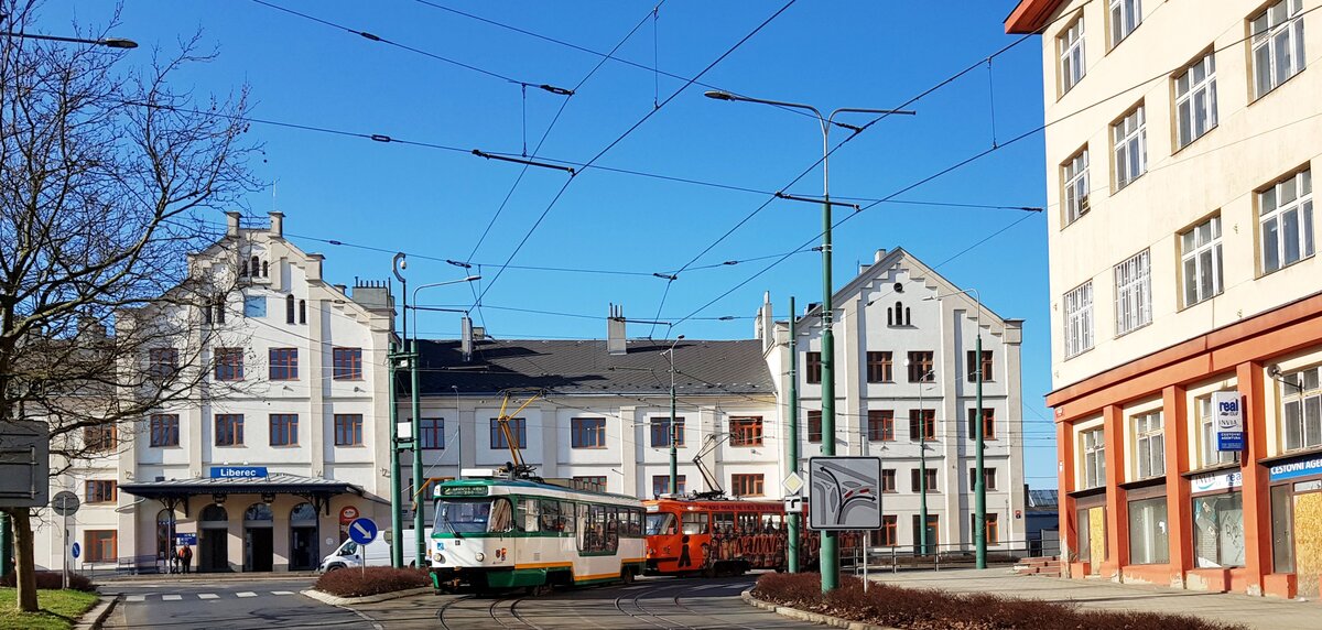 Liberec/Reichenberg__Tatra-Zug vor dem Bahnhof. Vorneweg Tw 31 [T3R.SLF].__04-03-2024