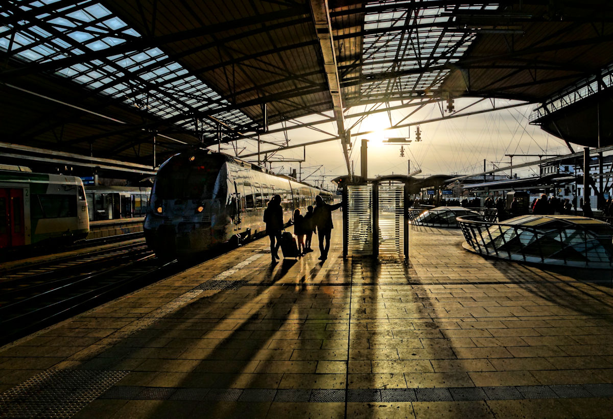 Lichteindrücke am Nachmittag des 28.2.2020 in der Halle des Erfurter Hauptbahnhofes