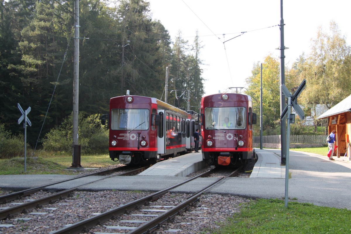 Lichtenstern/Stella Renon ist die einzige Kreuzungsstation auf der Strecke.(eröffnet 1907)Die Station wurde in den letzten Jahren(2007 war ich das letzte Mal hier)modernisiert.07.10.14