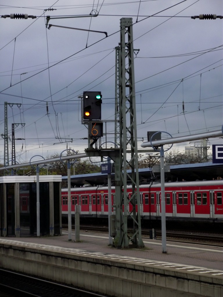 Lichtsignal am 07.11.13 in Hanau Hbf 