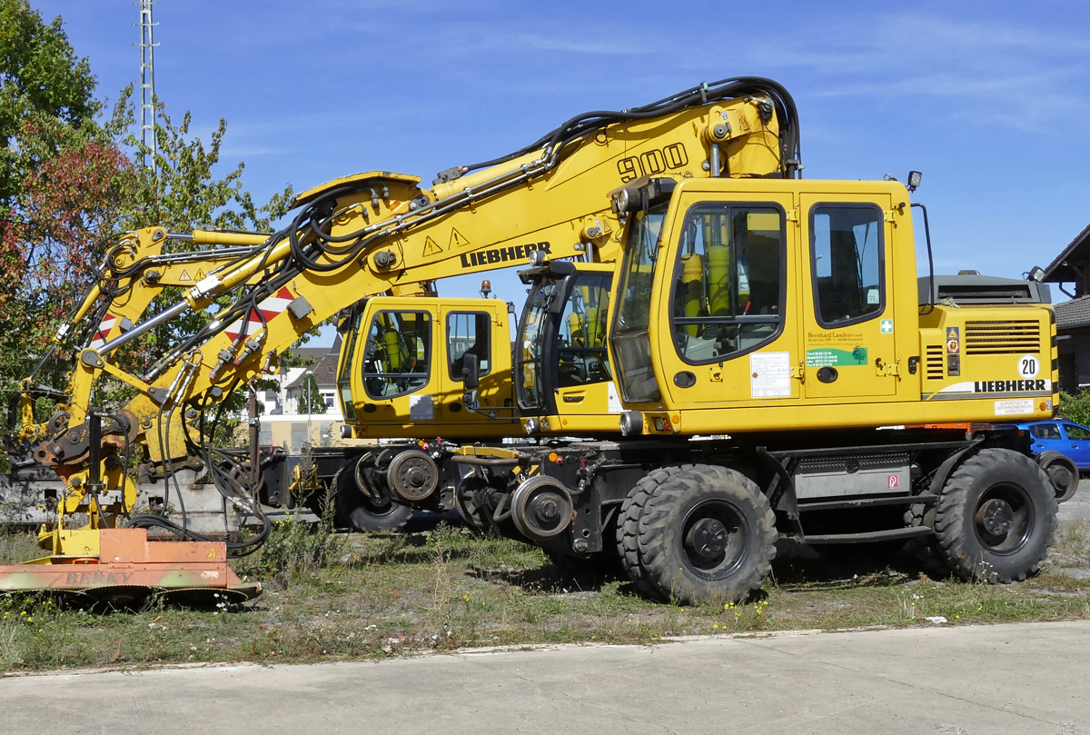 Liebherr 900, 2-Wege-Bagger am Bf Euskirchen - 20.09.2019