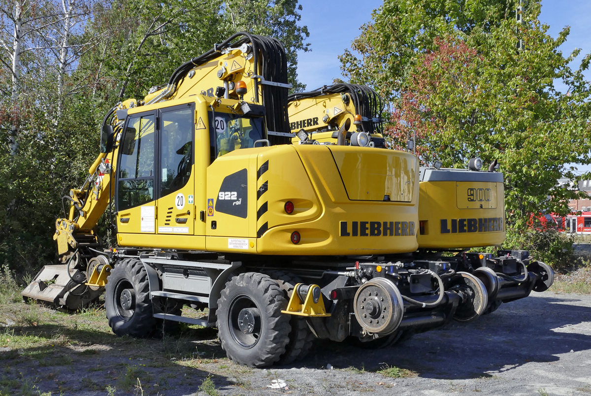 Liebherr 922 rail Zweiwegebagger am Bf Euskirchen - 20.09.2019