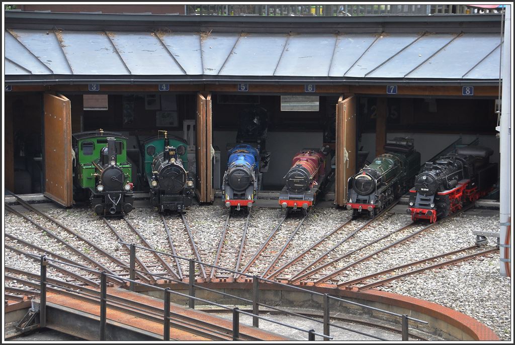 Liliputbahn Rothenburg Chärnsmatt. Rundschuppen. http://www.liliputbahn-chaernsmatt.ch/(17.06.2015)