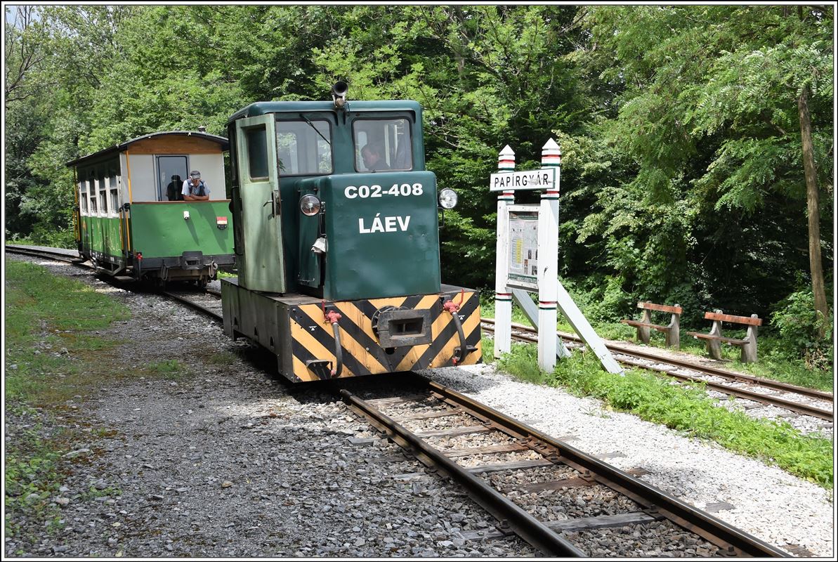 Lillafüredi Állami Erdei Vasút (LÁEV). In Papírgyár wechseln wir von der Nebenstrecke nach Mahoca auf die Hauptstrecke nach Lillafüred und Garadna. (13.06.2018)