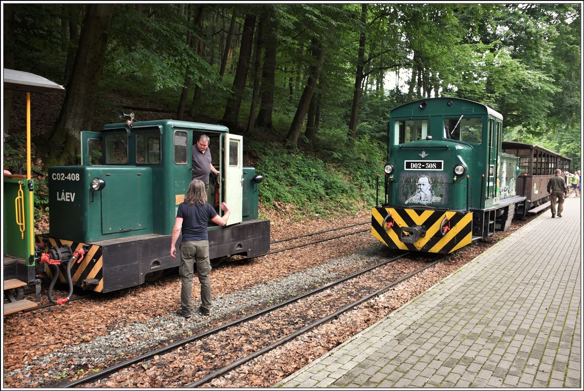 Lillafüredi Állami Erdei Vasút (LÁEV). Endstation Garadne, wo unser Extrazug mit der C59 C02-408 auf den Regelzug mit der Mk48 D02-508 trifft. (13.06.2018)