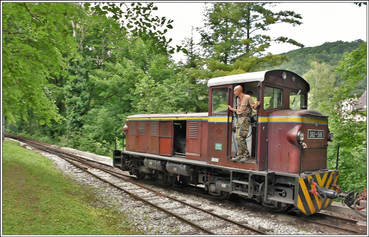 Lillafüredi Állami Erdei Vasút (LÁEV). Aus Miskolc folgt ein Regelzug mit Mk48 D02-506. (13.06.2018)