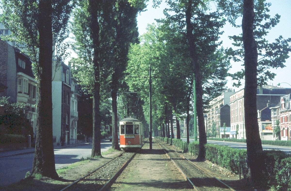 Lille SNELRT Allée banlieue / Stadtrand 14-08-1974