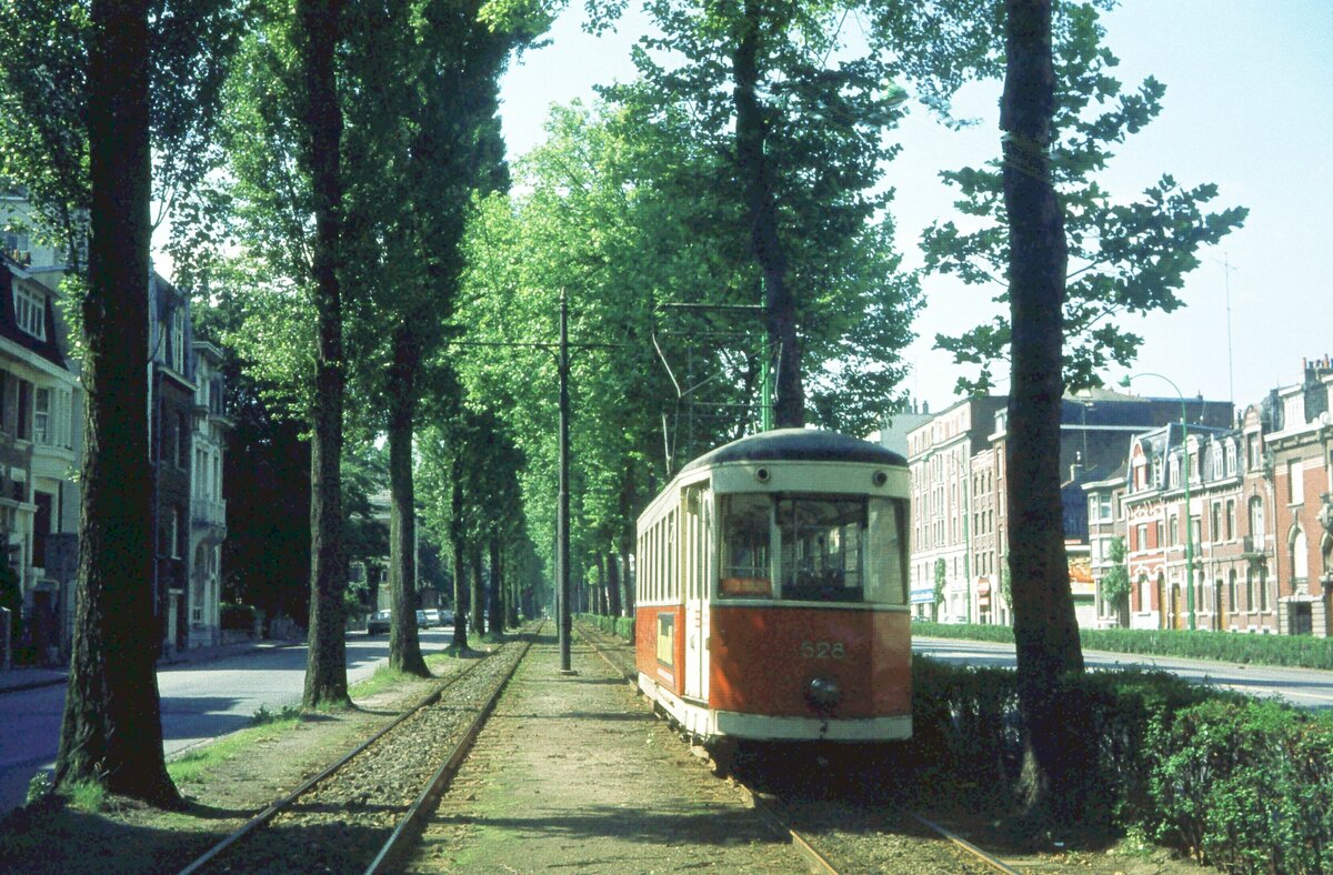 Lille SNELRT Allée banlieue / Stadtrand  14-08-1974