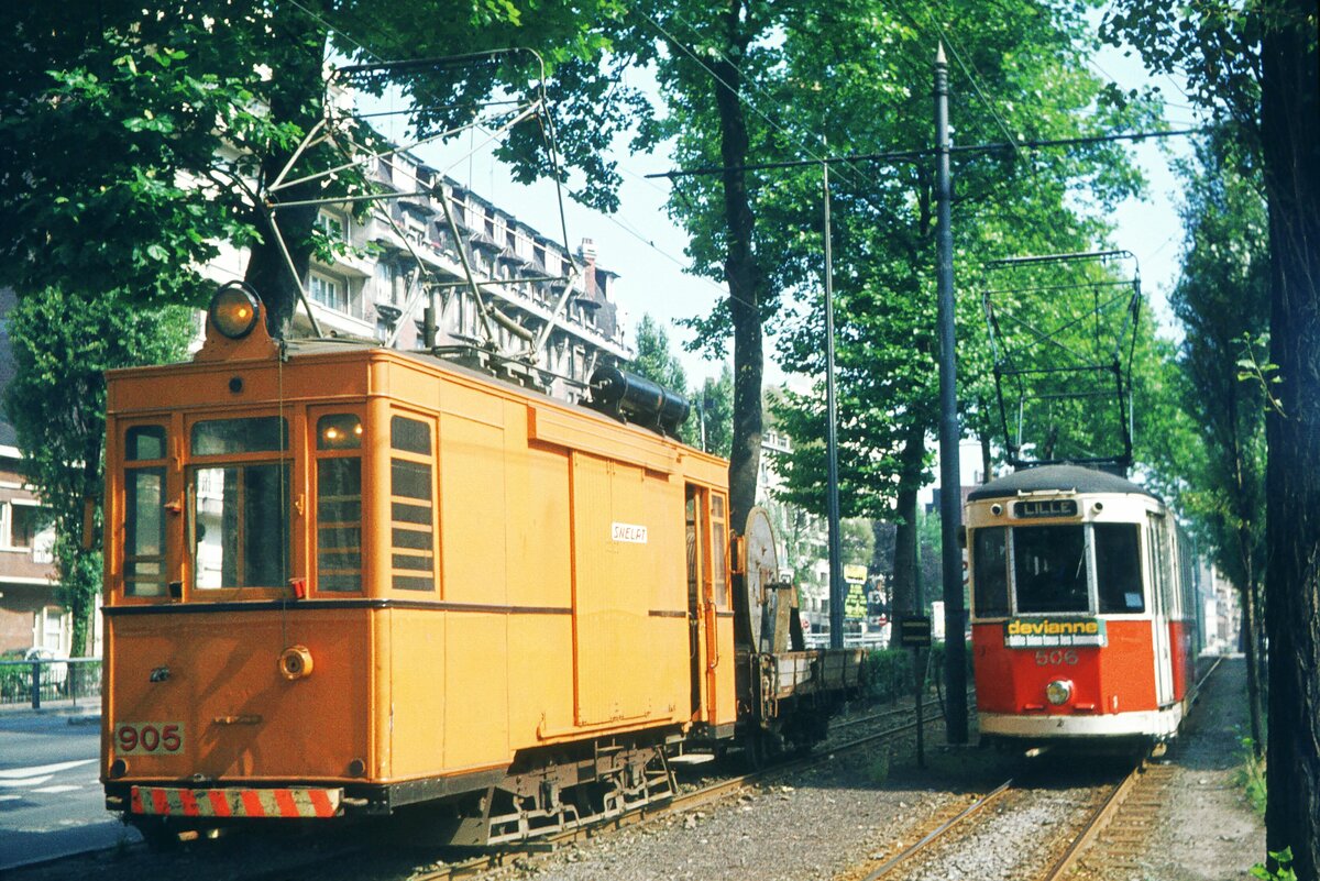 Lille SNELRT Av.de la Republique ATw/vehicule de travail no- 905+ ABw/ wagon plat_und/et Tw/motrice no. 506 14-08-1974