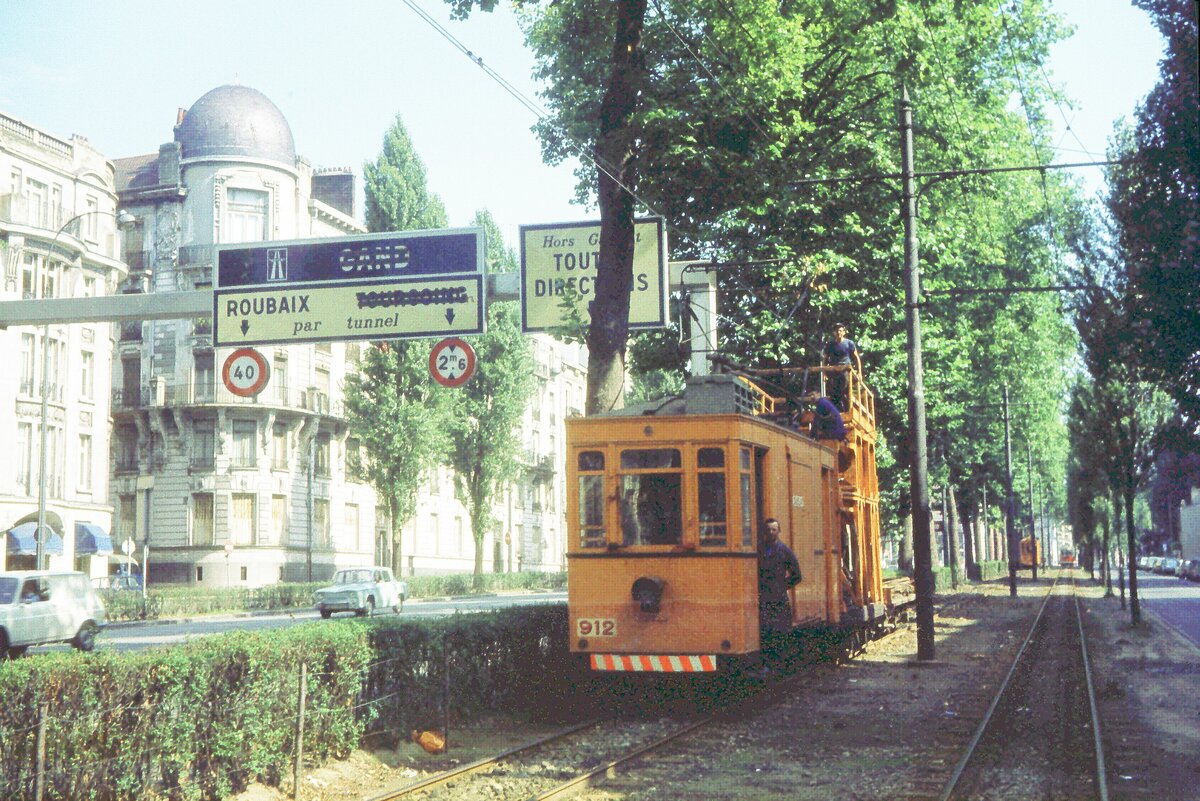 Lille SNELRT Av.de la Republique ATw/vehicule de travail no. 912_14-08-1974