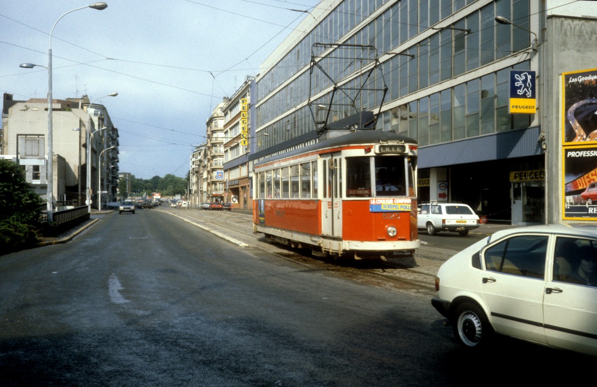 Lille SNERLT / COTRALI SL T (Tw 520) Boulevard Carnot im Juni 1982.
