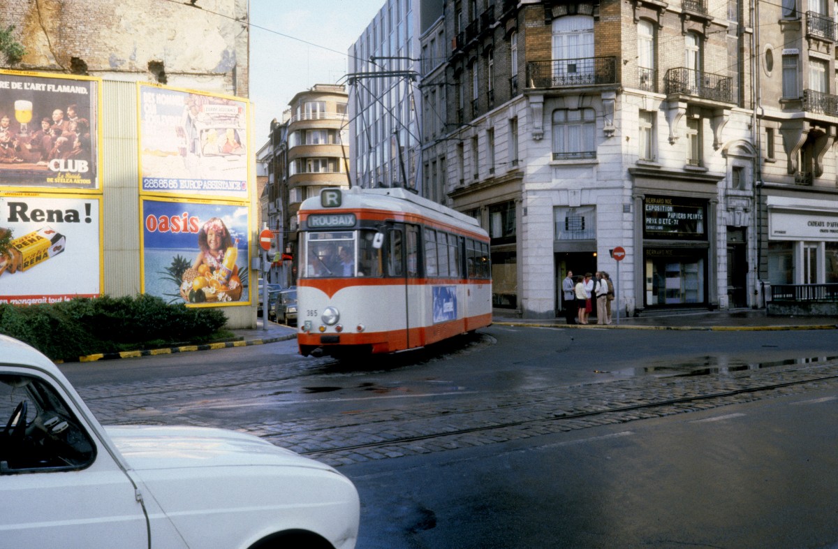 Lille SNERLT / COTRALI SL R (Tw 365) Boulevard Carnot / Rue des Arts im Juni 1982.