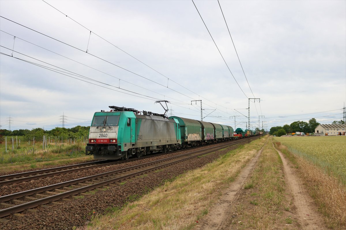 LINEAS Bombardier Traxx 186 232-5 mit Güterzug in Klein Gerau am 07.06.20