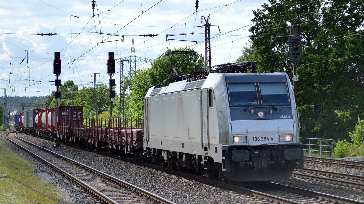 LINEAS Group NV/SA, Bruxelles [B] mit  186 384-4  [NVR-Nummer: 91 80 6186 384-4 D-AKIEM] und Containerzug am 28.05.20 Bf. Saarmund.