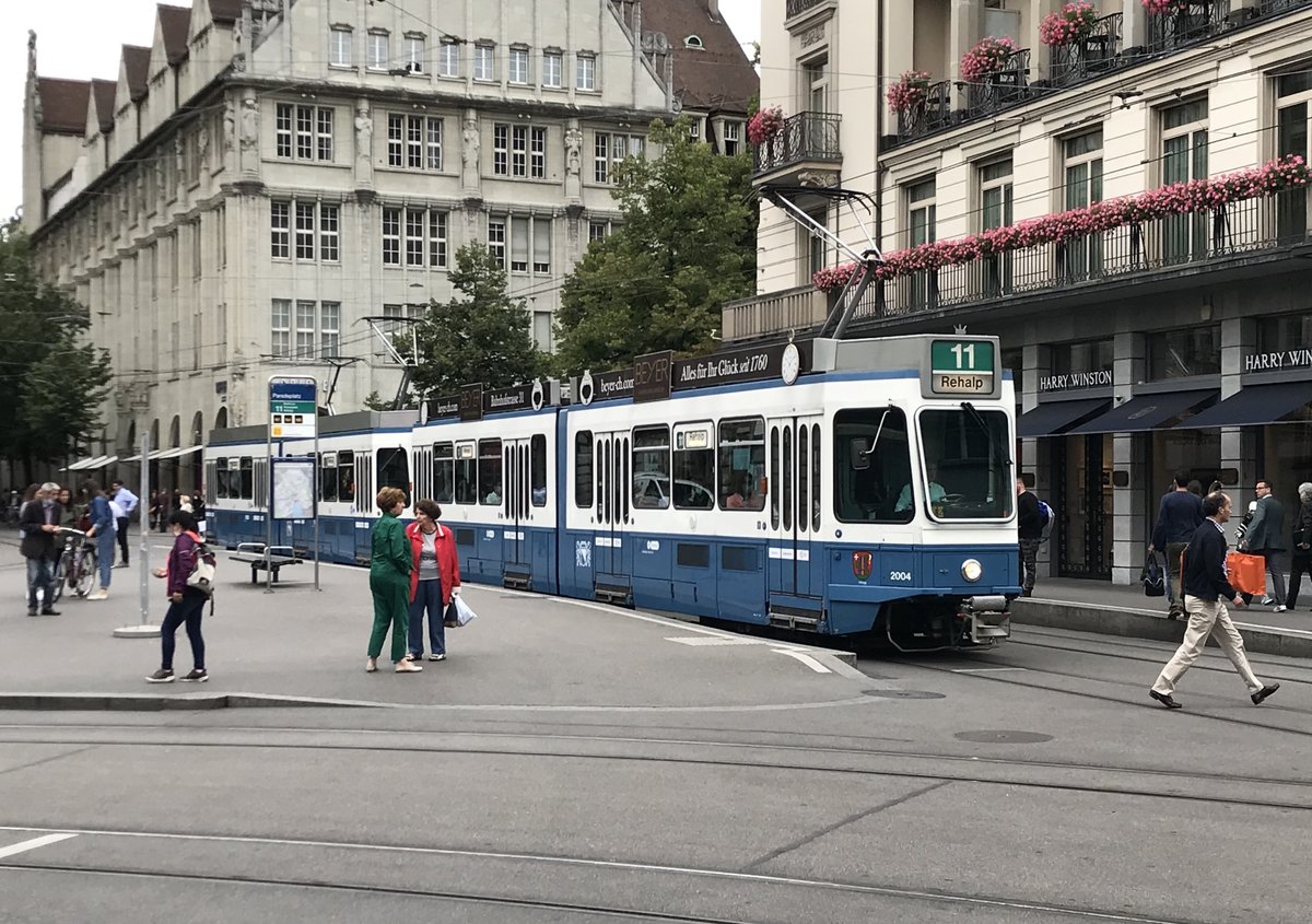 Linie 11 2004  Höngg  am Paradeplatz. Datum: 10. 7. 2020