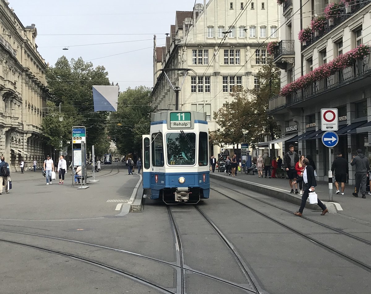 Linie 11 2011  Örlikon  am Paradeplatz. Datum: 19. 9. 2020