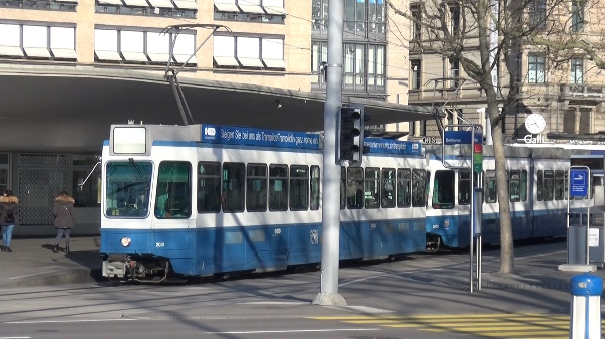 Linie 11 2031 am Bellevue. Datum: 23. 3. 2020