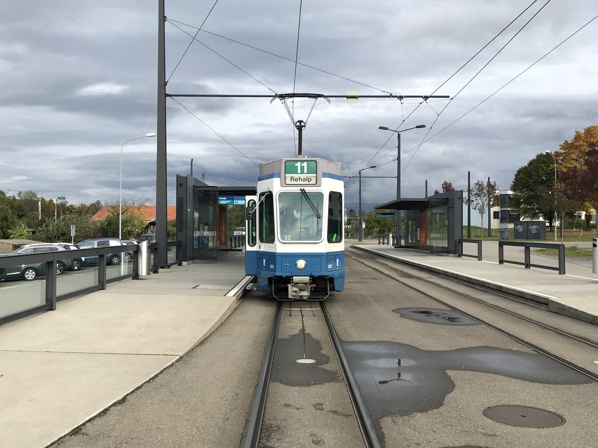 Linie 11 2037  Oberstrass  an der Endhaltestelle Auzelg. Datum: 10. 10. 2020