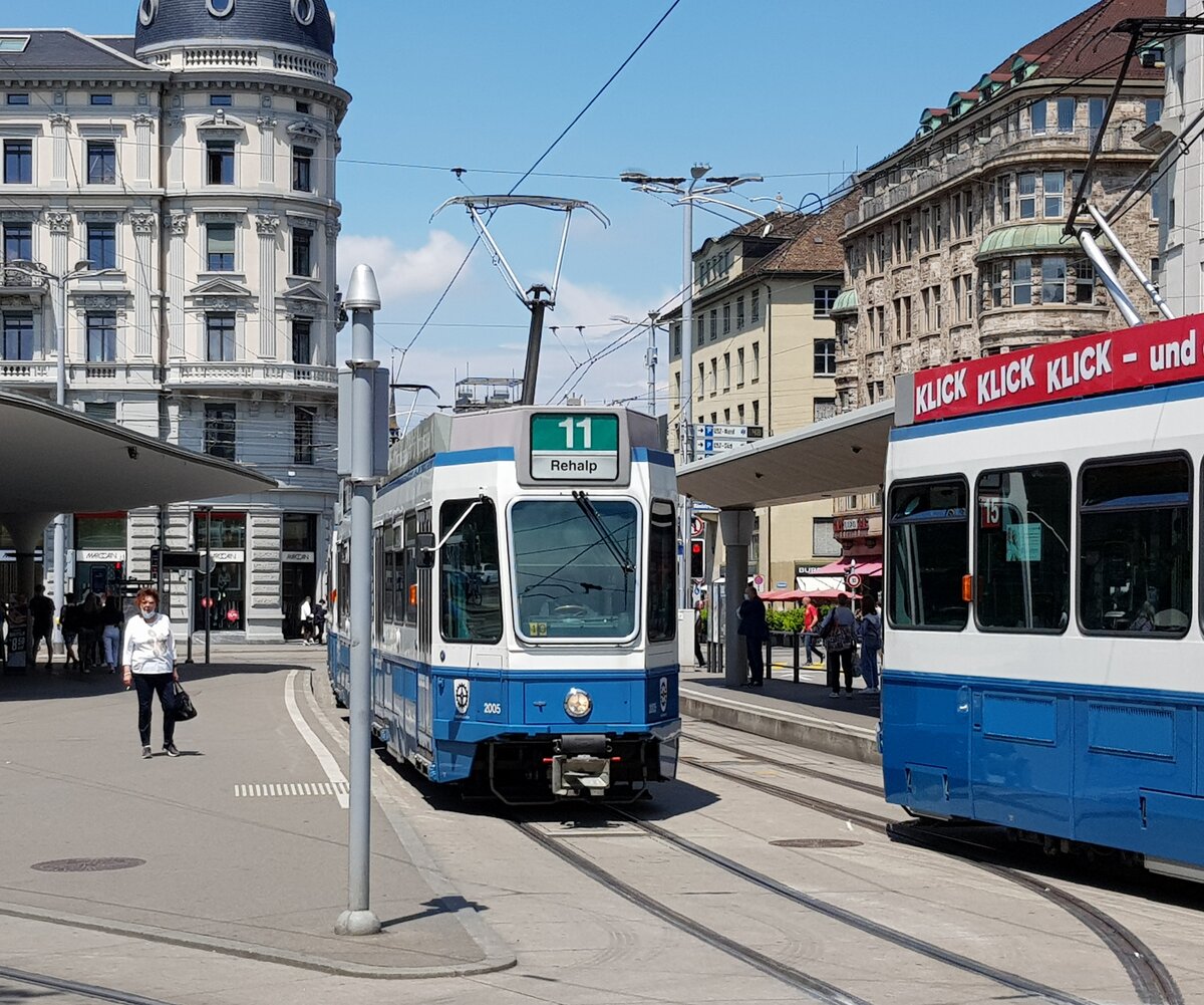 Linie 11 Wagennummer 2005  Industriequartier  beim Bellevue. Datum: 21. 5. 2021